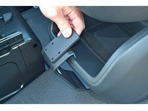 Brodit ProClip Halterung für Mercedes Benz Metris 16-22 USA, Mitte unten