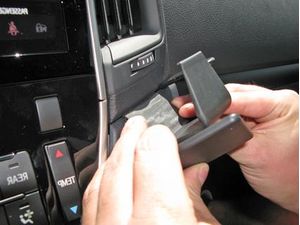 Brodit ProClip montážní konzole pro Toyota LandCruiser 200 16-21, na střed vpravo
