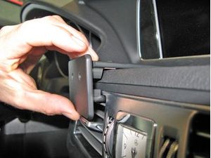Brodit Монтажна скоба ProClip за Mercedes Benz E-Class Convertible/Coupé 14-17, централна лява