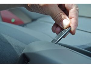Brodit ProClip montážní konzole pro Nissan NV200 15-23/Chevrolet City Express 15-22, na střed vlevo