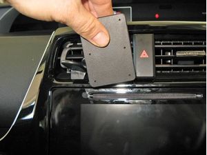 Brodit Suport de montare ProClip pentru Toyota Prius 16-22, pe centru
