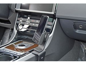 Brodit ProClip montážní konzole pro Jaguar XE/XF 16-18 (jen automat), na střed vpravo