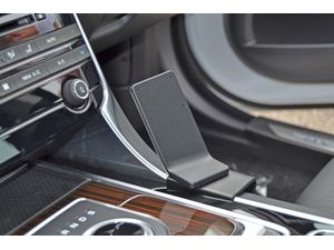 Brodit ProClip montážní konzole pro Jaguar XE/XF 16-18 (jen automat), na střed vpravo