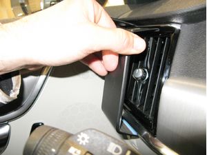 Brodit ProClip montážní konzole pro Volvo V90/S90 17-24, vlevo na mřížku