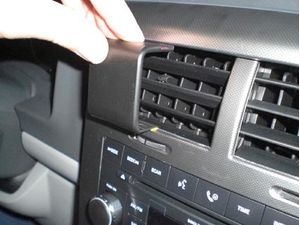 Brodit ProClip rögzítő konzol Jeep Cherokee 09-12 / Jeep Liberty 08-12, bal középen