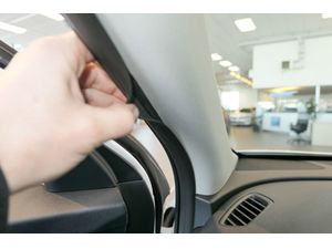 Brodit ProClip montážní konzole pro Kia Niro 20-23, vlevo na sloupek