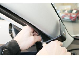 Brodit ProClip montážní konzole pro Kia Niro 20-23, vlevo na sloupek