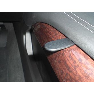 Brodit ProClip montážní konzole pro Chevrolet Suburba/Tahoe/GMC Yukon 15-20, na střed vlevo dolů