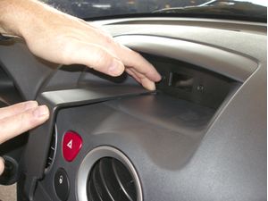 Brodit ProClip montážní konzole pro Citroen C2/C3/Pluriel 06-09, na střed vlevo