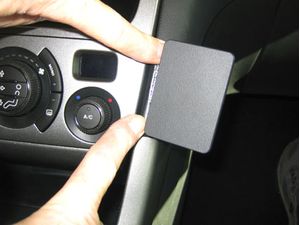 Brodit ProClip montážní konzole pro Peugeot 308 08-14, na střed vpravo