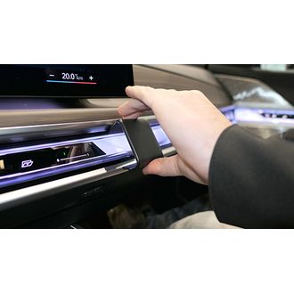 Brodit Монтажна скоба ProClip за BMW i7 G70 23-, в центъра