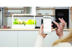 Click and Grow Smart Garden 9 Pro smart pot + 9 Stk. Saatgutkapseln, weiß