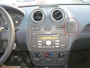 Brodit ProClip montážní konzole pro Ford Fiesta 06-08, na střed vpravo