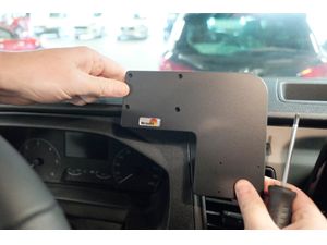 Brodit Подсилена пластина ProClip за PBR-855404 за Ford Transit 20-24/Transit Custom 18-23