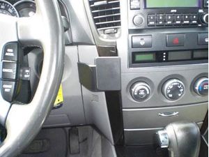 Brodit ProClip montážní konzole pro Kia Sorento 02-07, (ne pro dřevěný dekor), na střed