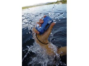 Powermonkey explorer 2 - záložní zdroj 6000 mAh, modrá