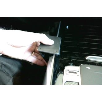 Brodit ProClip montážní konzole pro Mercedes Benz B-Class 19-24 (jen automat), na střed vlevo dolů