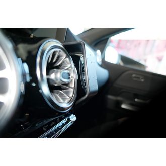 Brodit ProClip за Mercedes Benz Mercedes Benz B-Class 19-24/GLA-Class 20-24/EQA 22-24, в средата