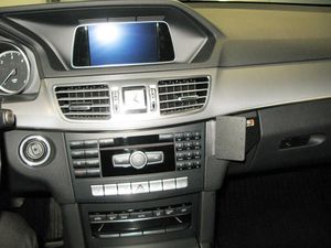 Brodit Suport de montare ProClip pentru Mercedes Benz E-Class Sedan/Stationwagon 14-16, pentru centru