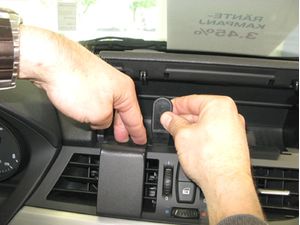 Brodit Монтажна скоба ProClip за BMW Z4 09-16, за центъра