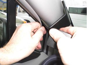 Brodit ProClip montážní konzole pro Honda Insight 09-15, vlevo na sloupek