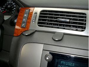 Brodit ProClip Chevrolet Avalanche/Silverado 1500 07-13/2500/3500/Suburban/Tahoe 07-14, na środek
