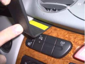 Brodit Suport de montare ProClip pentru Mercedes Benz CLK-Class 02-10, centru stânga
