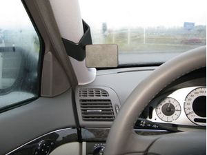 Brodit ProClip Halterung für Mercedes Benz E-Klasse (200-430) Limousine, Coupé 02-09, links