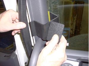 Brodit ProClip montážní konzole pro Volvo FH/NH 03-06/FM 03-06, vlevo na sloupek