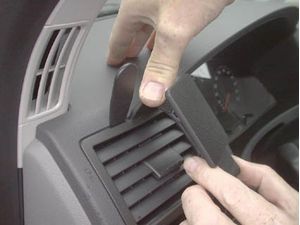 Brodit ProClip montážní konzole pro Volkswagen T5 Transporter Pickup 03-09, vlevo