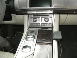 Brodit ProClip Halterung für Jaguar XF 09-15, für Mitteltunnel