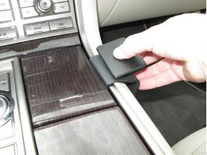 Brodit ProClip Halterung für Jaguar XF 09-15, für Mitteltunnel