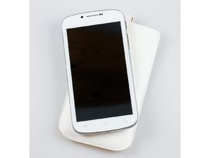 Evolveo XtraPhone 5.3 Q4 + зарядно за кола на стойност 179 Kč БЕЗПЛАТНО