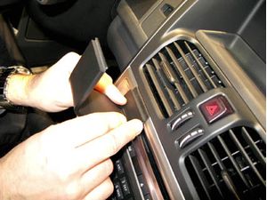 Brodit ProClip montážní konzole pro Volvo XC60 09-10, na střed vlevo
