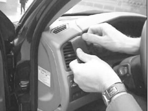 Brodit ProClip montážní konzole pro Volvo S60 00-10/V70 N 00-10/XC70 00-10, vlevo