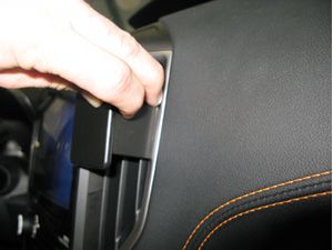 Brodit Wspornik montażowy ProClip do Subaru Impreza 17-23/XV 18-23, prawy środkowy