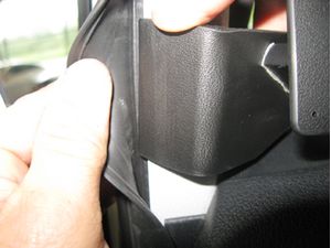 Brodit ProClip Halterung für Mercedes Benz Vito 15-22, links an Säule