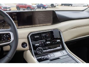 Brodit ProClip montážní konzole pro Nissan Patrol 25-25, Nissan Armada 25-25, na střed