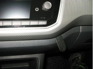 Brodit Монтажна скоба ProClip за Skoda Citigo/Volkswagen UP/Seat Mii 17-22, център дясно надолу