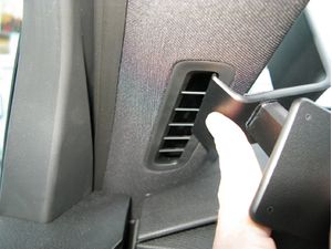 Brodit ProClip montážní konzole pro Volvo XC90 15-24, vlevo na sloupek
