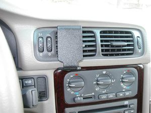 Brodit ProClip montážní konzole pro Volvo C70 97-05, S70/V70 97-00, na střed vlevo