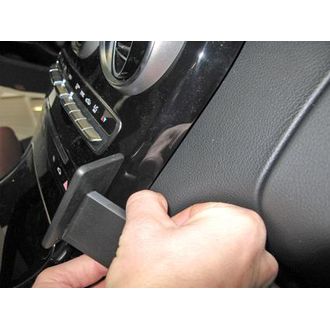 Brodit ProClip Mercedes Benz C-Class (180-320) 14-21 (jen automat, ne dřevěný panel), na střed