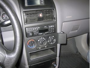 Brodit ProClip montážní konzole pro Opel Astra 98-03, na střed vpravo