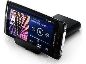 Sony Ericsson nabíječka baterie a stojánek na telefon EP920