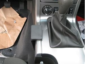 Brodit ProClip Halterung für Nissan King Cab 11-15, für Mitteltunnel