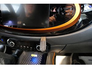 Brodit Монтажна скоба ProClip за Toyota AYGO X 23-24, по средата