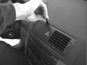 Brodit Монтажна скоба ProClip за Skoda Fabia 00-07, за център