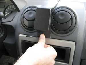 Brodit Suport de montare ProClip pentru Dacia Logan 07-08, pe centru