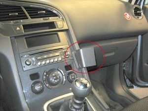 Brodit ProClip montážní konzole pro Peugeot 5008 10-17, na střed vpravo