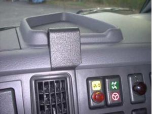 Brodit ProClip tartókonzol a Volvo FM 03-07 sorozathoz, középen
